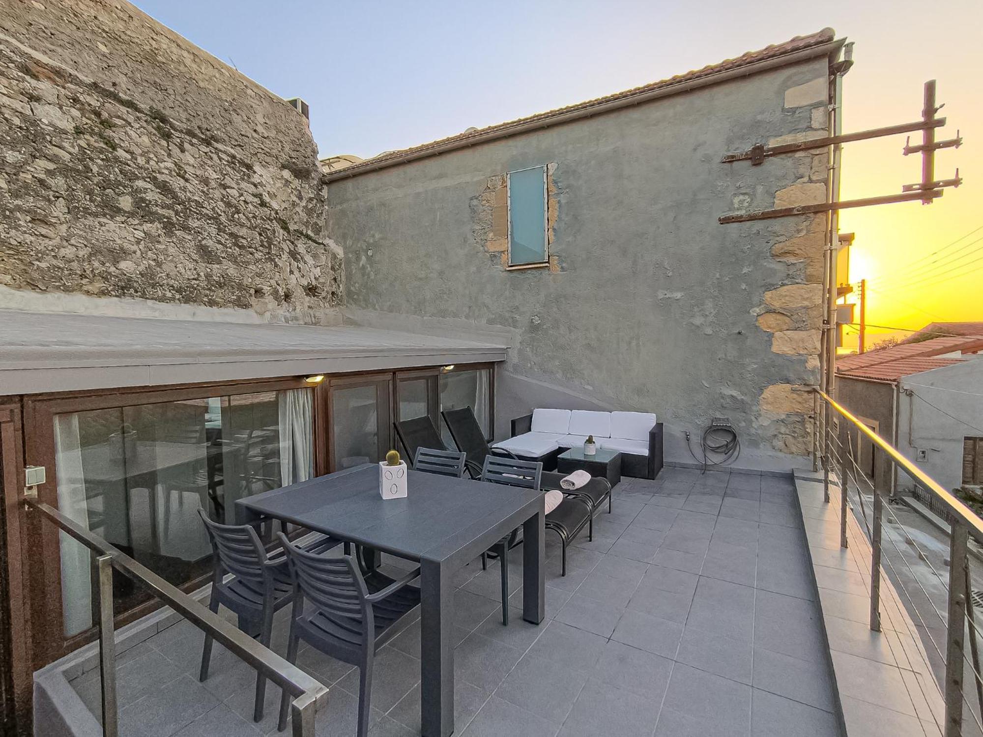 Charming Old Tannery House With Spacious Veranda And Stunning Sea View! Khania Eksteriør bilde